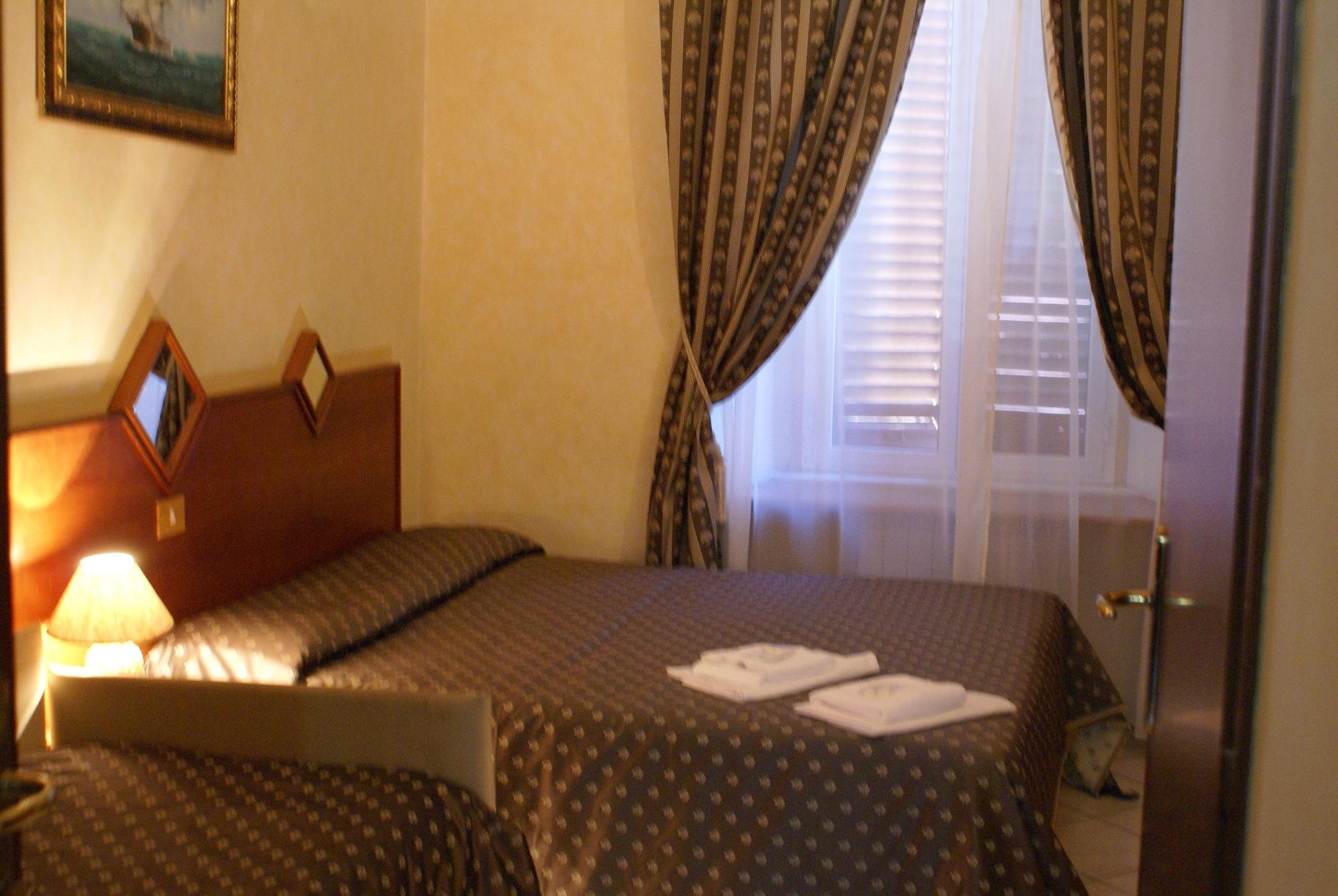 Hotel Farini Roma Exterior foto