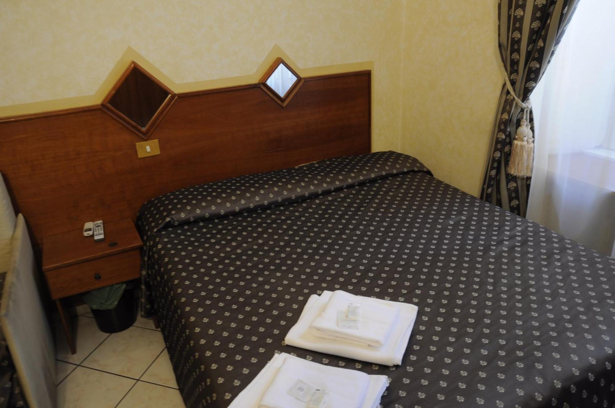 Hotel Farini Roma Quarto foto